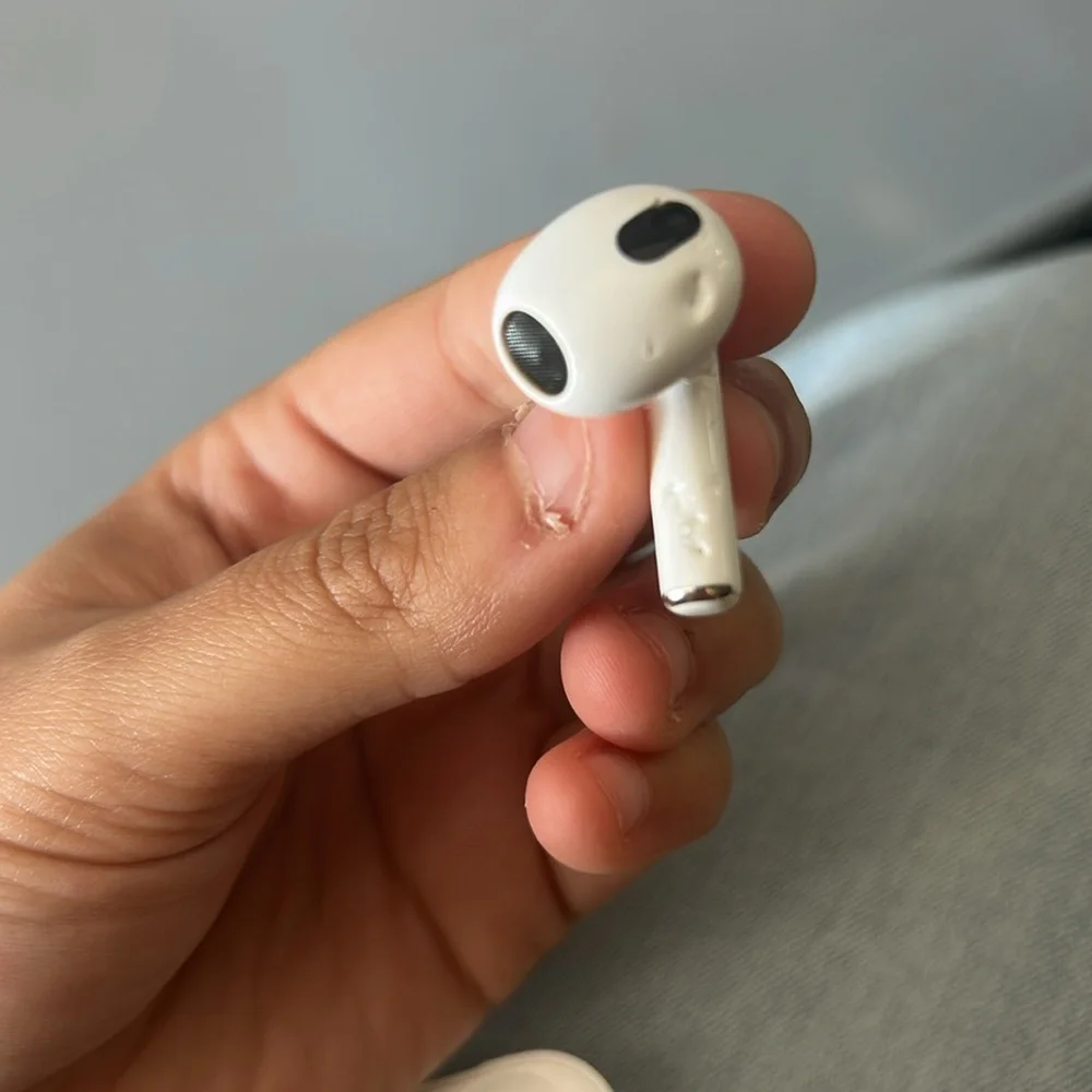 White Wireless Earbuds with Case